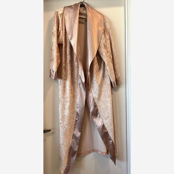 Victoria Secret Pink Crushed Velvet and Satin Robe, Size XS/S, Oversized - Picture 1 of 9